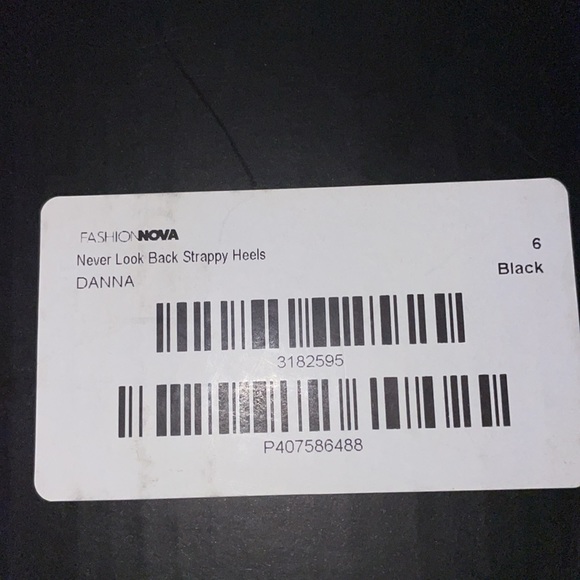 NWT FashionNova Never Look Back Strappy Heels DANNA in Black Size 6 - Picture 8 of 8